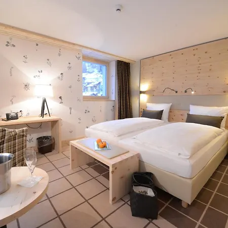 Alpenhotel Fleurs De צרמט