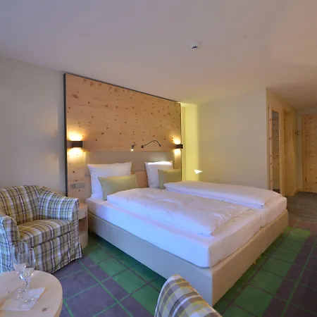 Alpenhotel Fleurs De מלון 4*