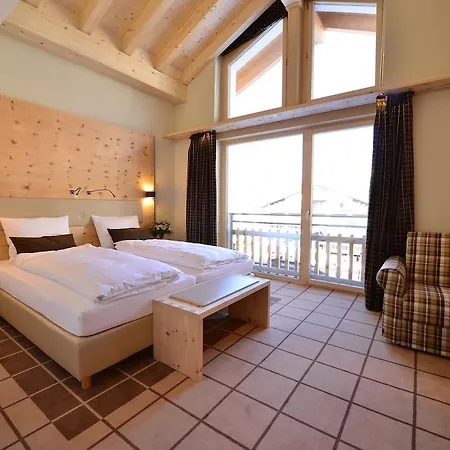 Otel Alpenhotel Fleurs De 4*