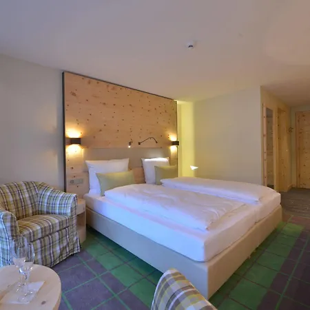 Otel Alpenhotel Fleurs De 4*