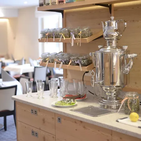 Alpenhotel Fleurs De 4*