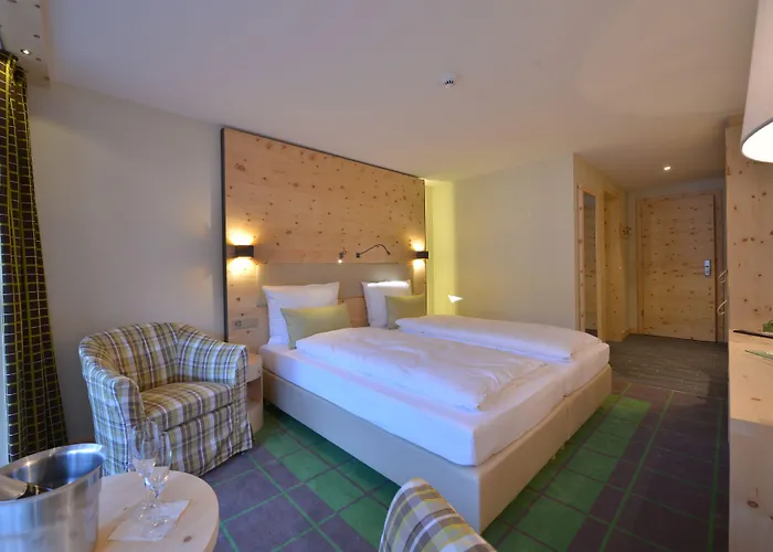 Alpenhotel Fleurs De Hotel 4*