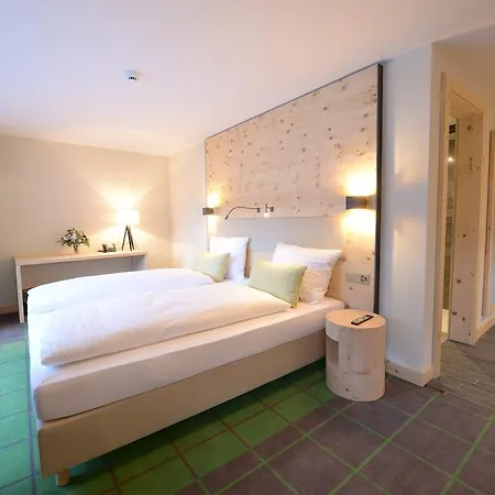 ألبينهوتيل فلورز دو زيرمات