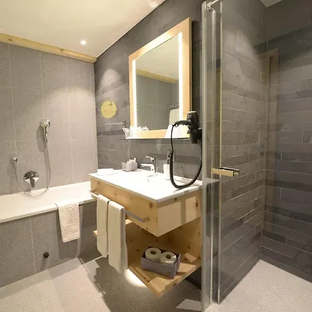 Hotel Alpenhotel Fleurs De 4*